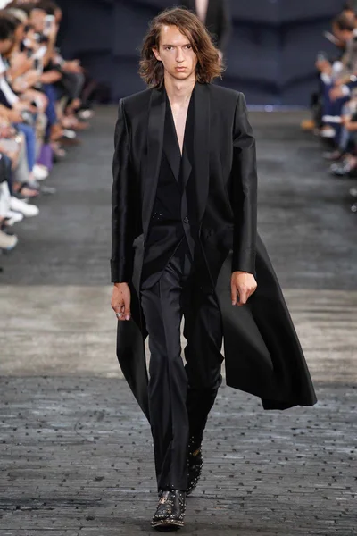 Look 1